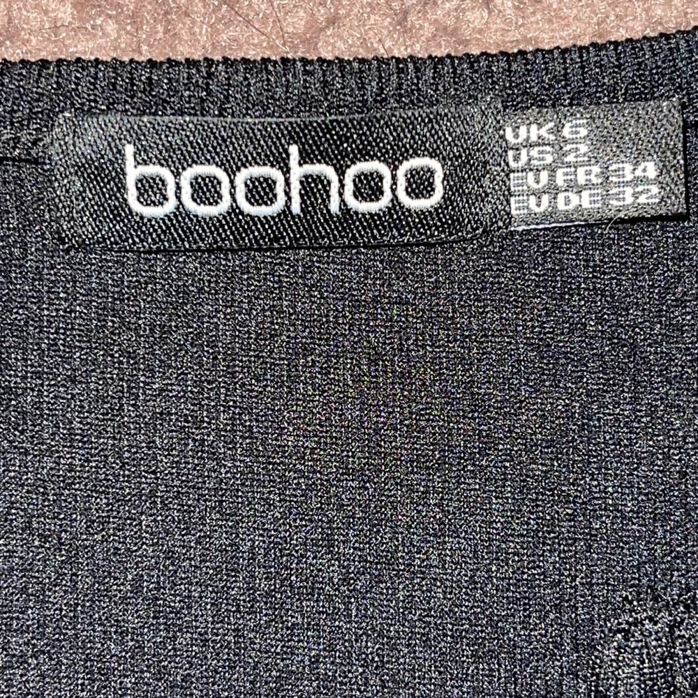 Boohoo Ribbed Notch Neck Crop Top - Picture 5 of 5